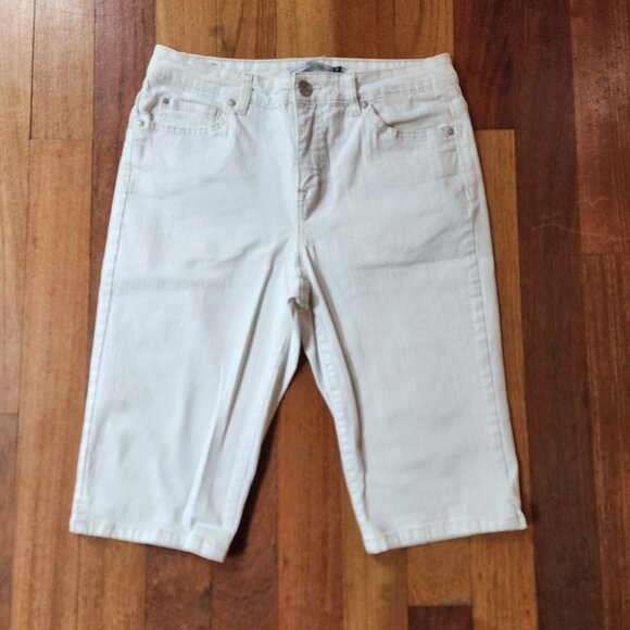 Bandolino White Jean Shorts Size 8 - Picture 2 of 13